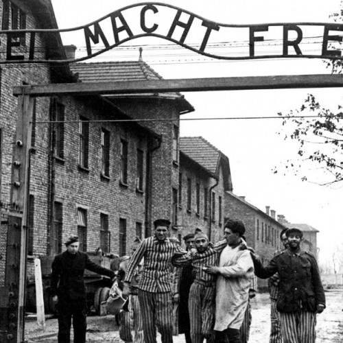 ¿Auschwitz de coartada?